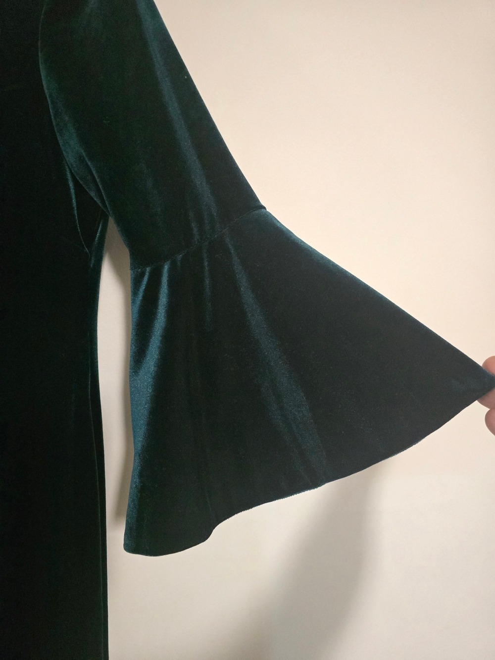 Calvin Klein Elegant Teal Velvet Bell-Sleeve Sheath Dress - Picture 5 of 9